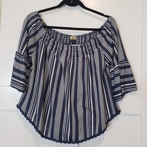 True Craft Navy & White Smocked Top Bell Sleeves Scalloped Hem Size Large Gauzey